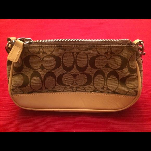 Coach Handbags - Vintage brown Coach Purse 👜